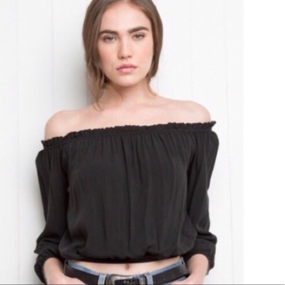 Brandy Melville off the shoulder black top